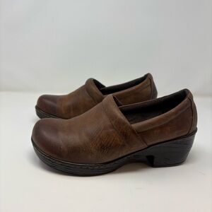 Born Concept Nadiyya Leather Slip-On Clogs Chocolate Womens 9M